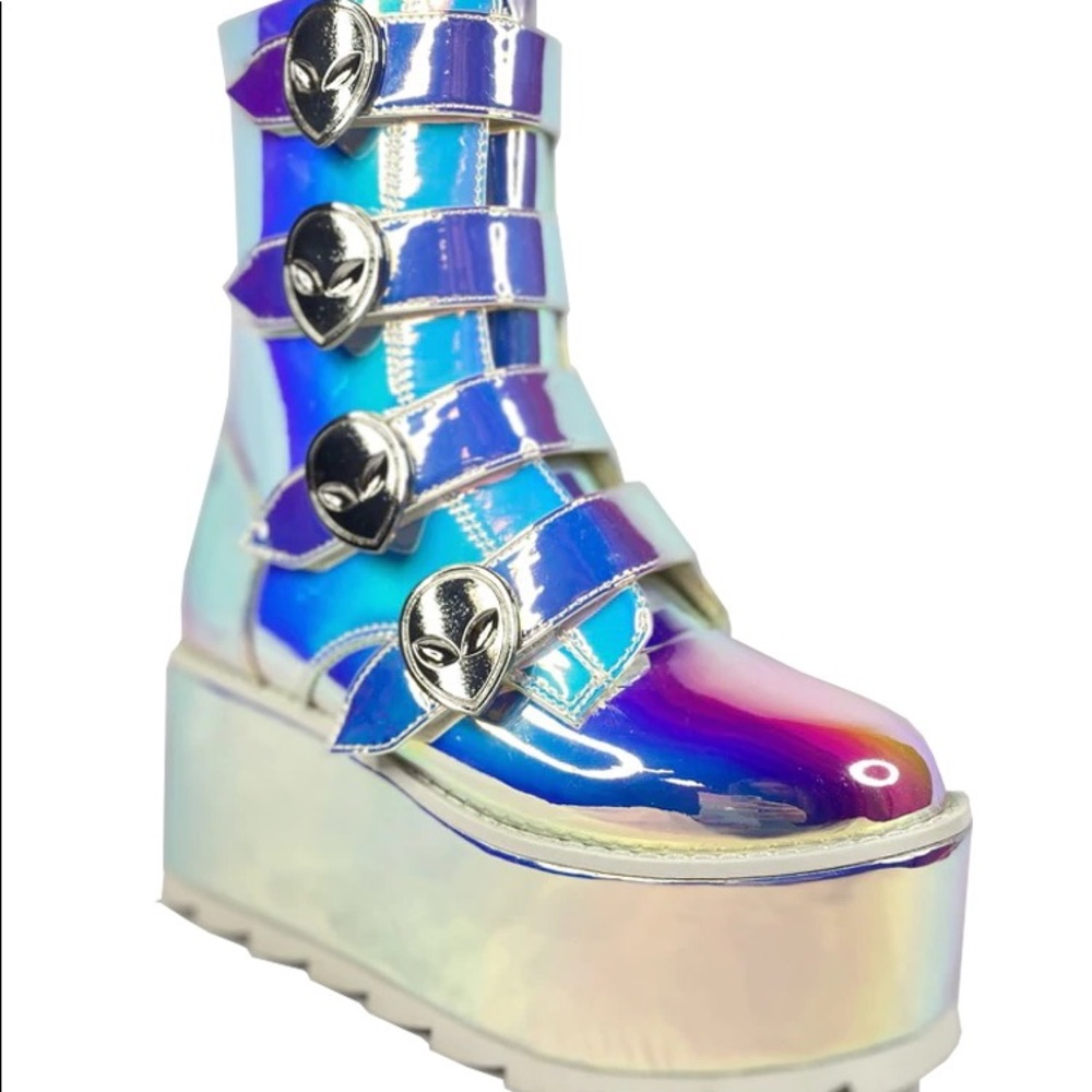 YRU Karma Alien Atlantis boot - brand new, in box